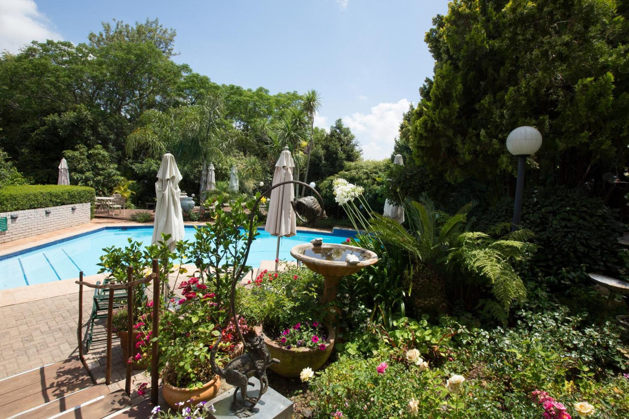 Hazelwood House Hotel สเตลเลนบอช ภายนอก รูปภาพ