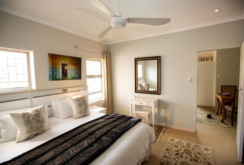 Hazelwood House Hotel สเตลเลนบอช ภายนอก รูปภาพ