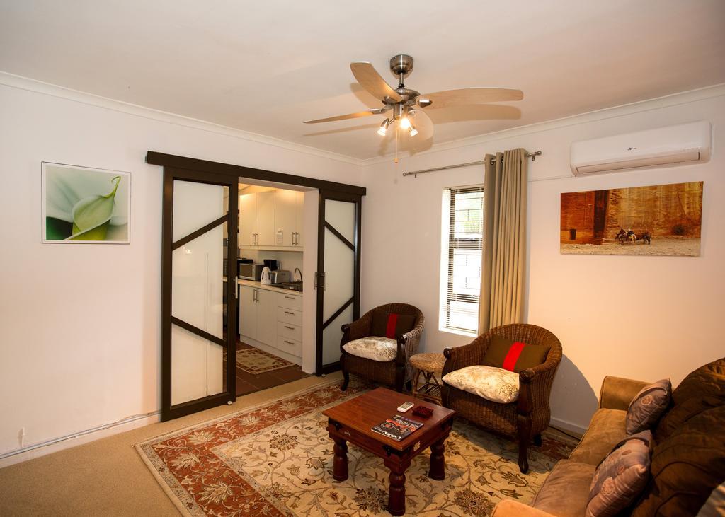 Hazelwood House Hotel สเตลเลนบอช ภายนอก รูปภาพ