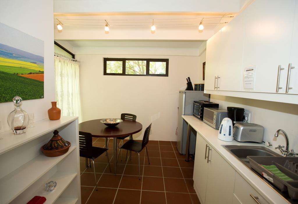 Hazelwood House Hotel สเตลเลนบอช ภายนอก รูปภาพ