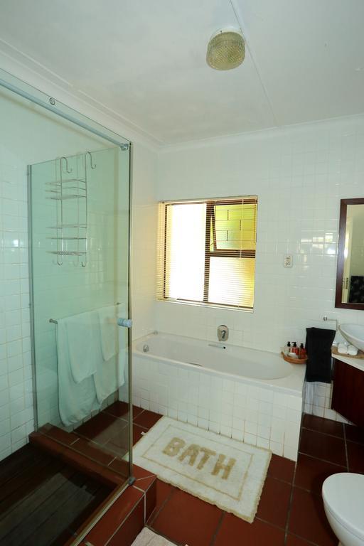 Hazelwood House Hotel สเตลเลนบอช ภายนอก รูปภาพ