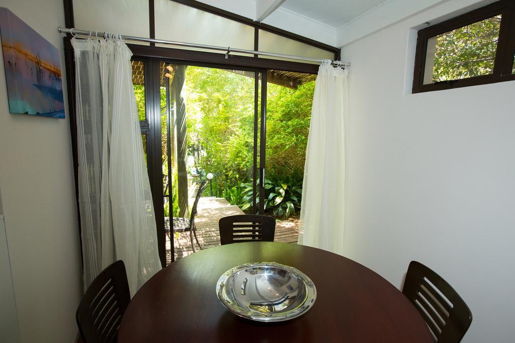Hazelwood House Hotel สเตลเลนบอช ภายนอก รูปภาพ